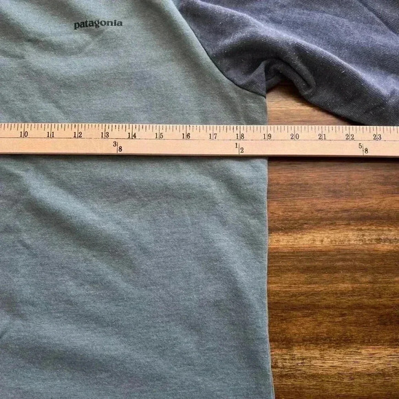 Patagonia  P-6 Logo Lightweight Crewneck Sweatshirt Small - Picture 4 of 5
